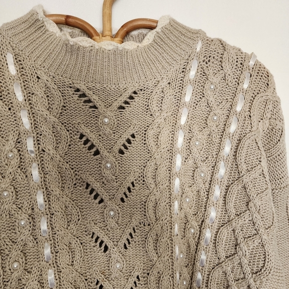 Vintage cottagecore knit ribbon and pearl beaded sweater - Picture 5 of 11